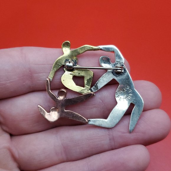 Triple Tone Triple Human Odd Abstract Pin Brooch - Picture 4 of 7